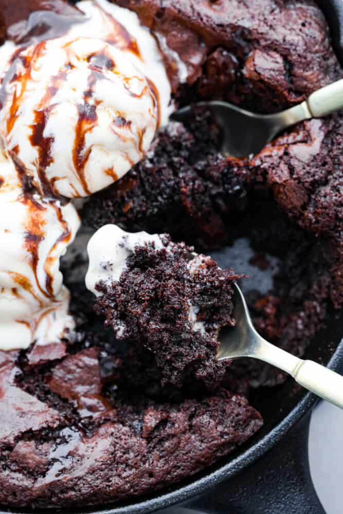 Closeup of a skillet brownie.