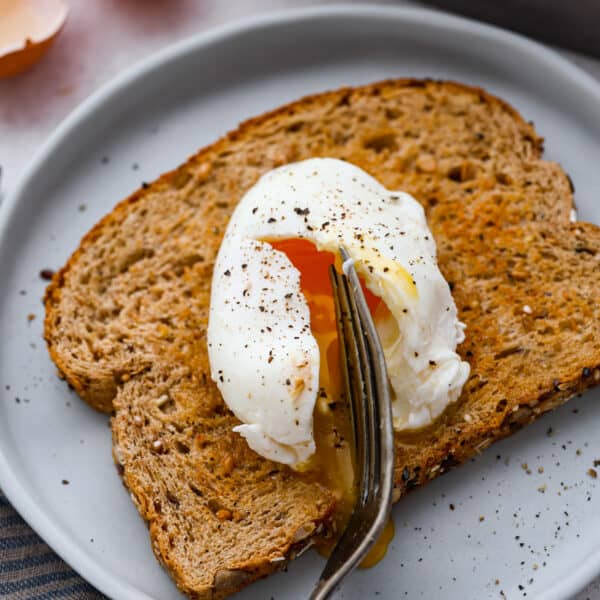 How to Poach an Egg | The Recipe Critic