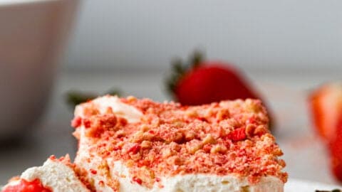 17+ Strawberry Crunch Cake Jars