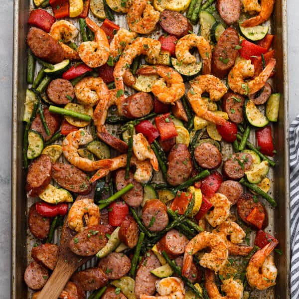 Cajun Shrimp and Sausage Vegetable Sheet Pan | The Recipe Critic