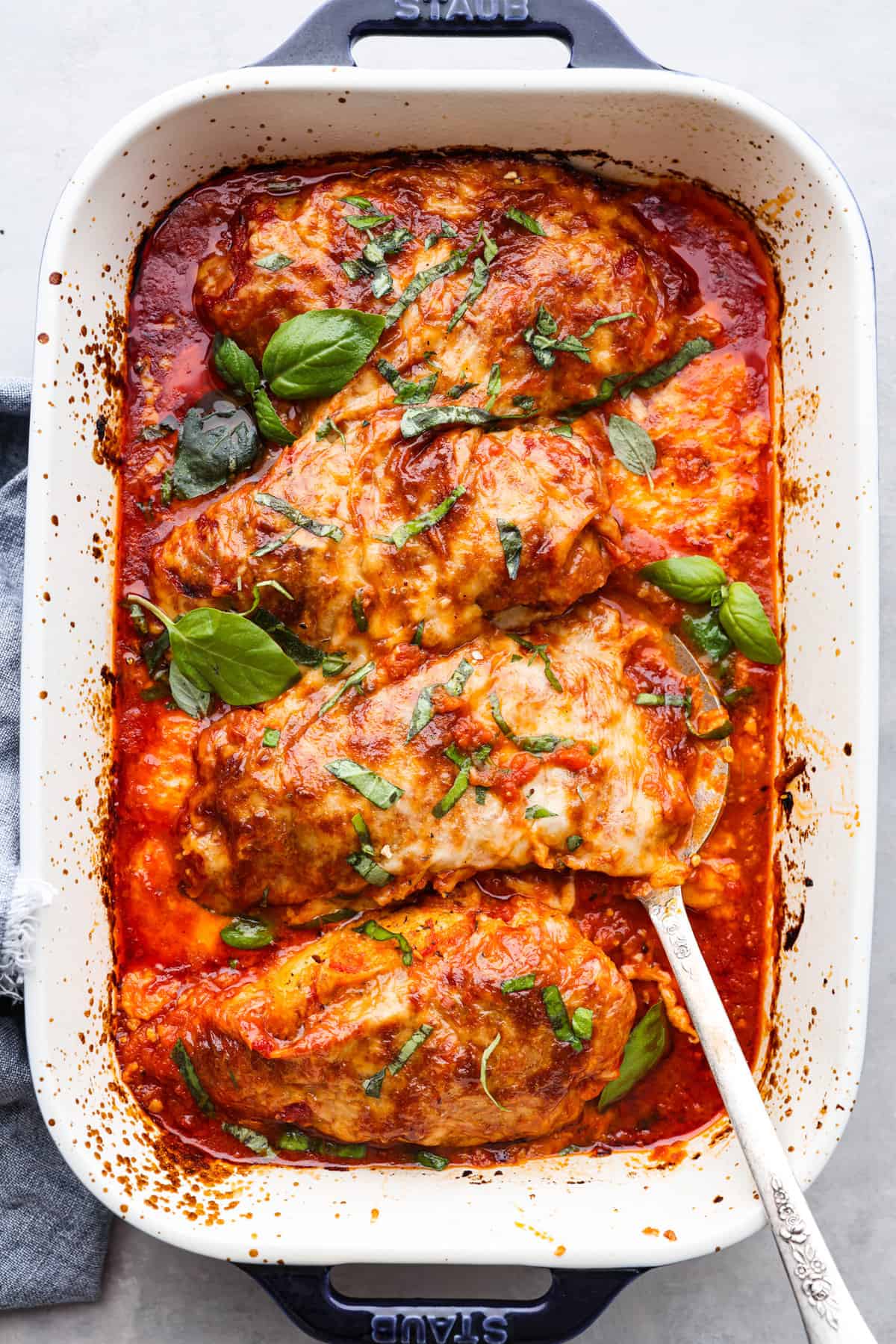 https://therecipecritic.com/wp-content/uploads/2023/08/chicken_marinara.jpg