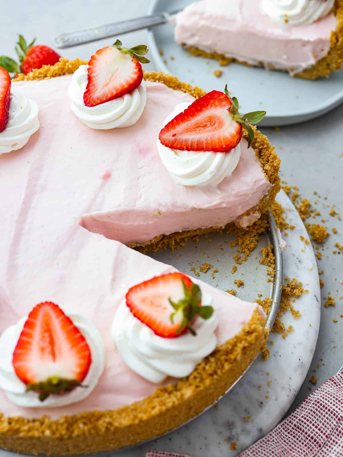 No-Bake Strawberry Cheesecake | The Recipe Critic