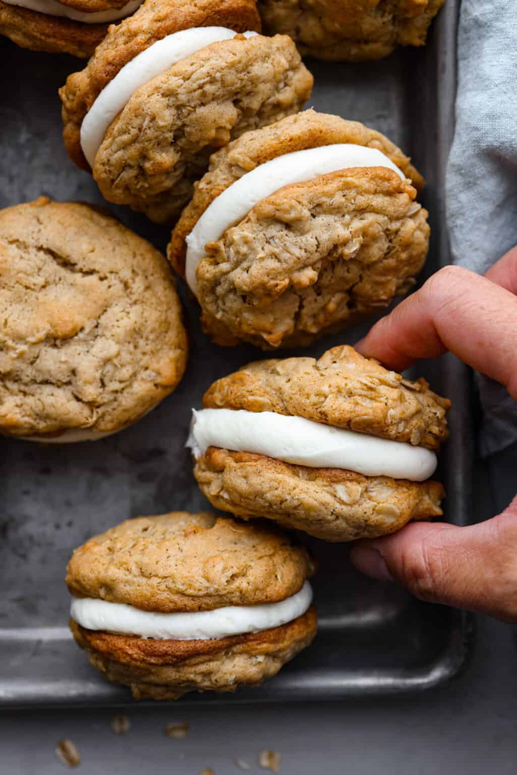 Oatmeal Creme Pies (Copycat Recipe!) | The Recipe Critic