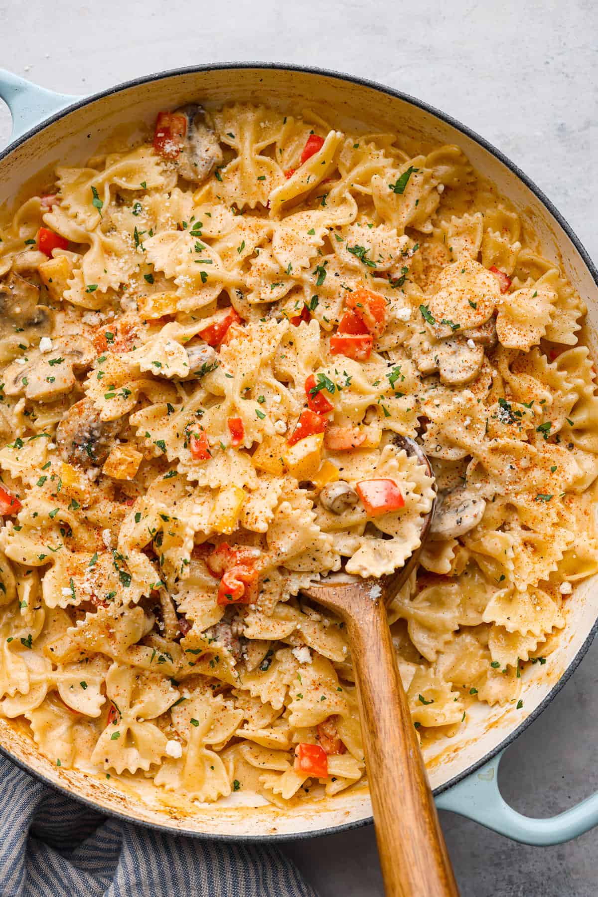 Louisiana Chicken Pasta (Cheesecake Factory Copycat) HealthyVox
