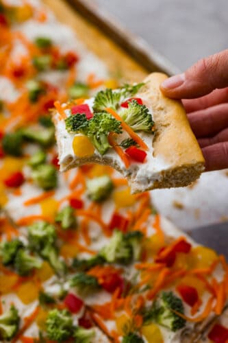 Vegetable Pizza With a Crescent Dough Crust | The Recipe Critic