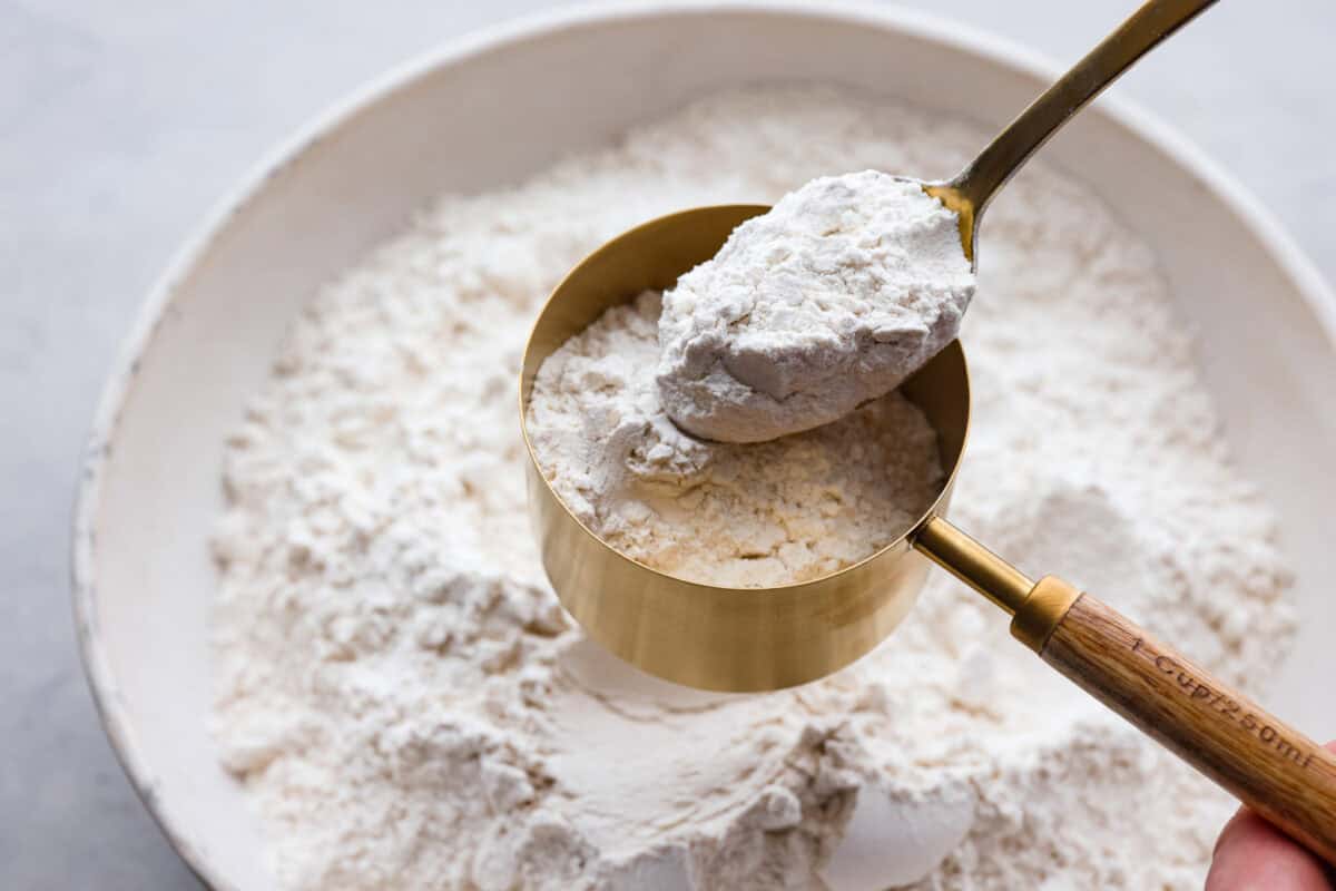 A picture of how to properly measure flour. 