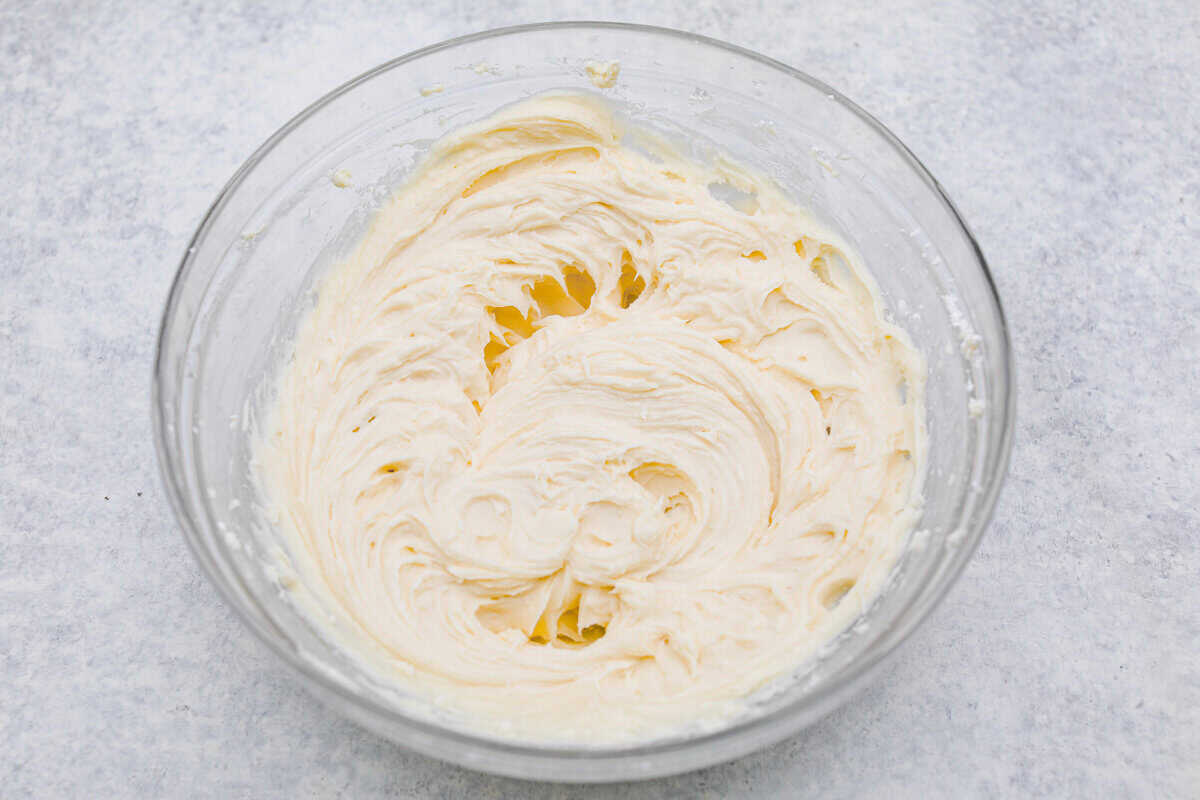 Craving a bright and sunny dessert? This pineapple delight will hit the spot! With a buttery crust, creamy filling, and sweet pineapple topping, it’s light, tropical, and totally irresistible! Sugar and vanilla added to the cream cheese and butter.