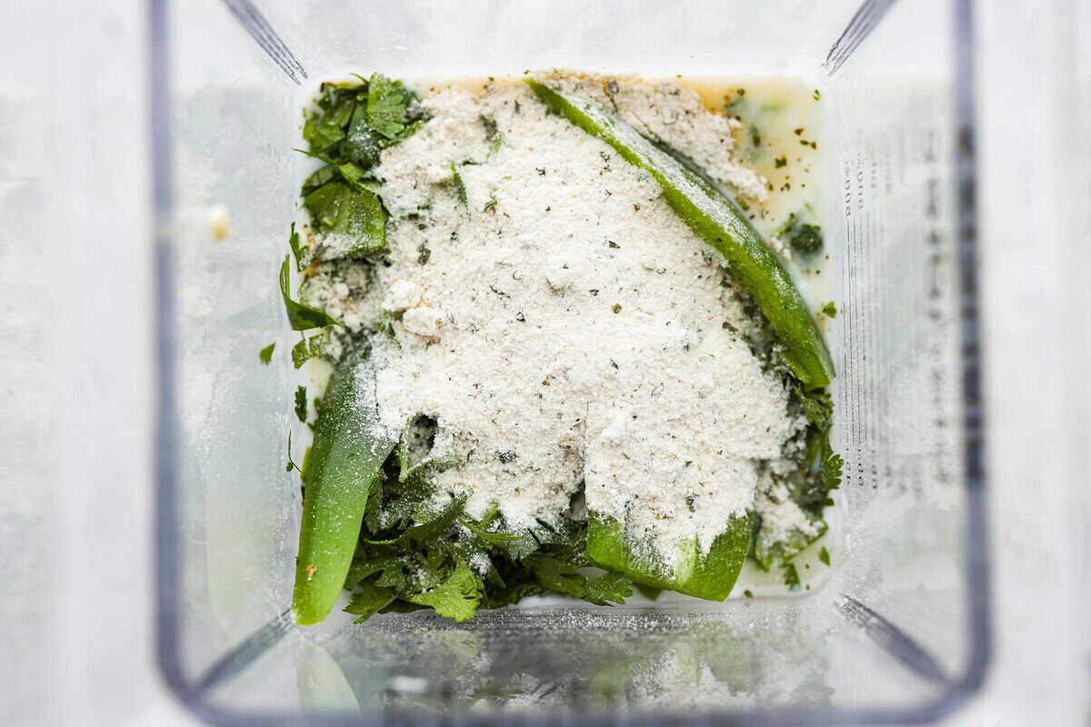 The spices meet like cream! This jalapeño ranch dressing has a cool, dull and appropriate amount of inferiority. From salad to taco, it is suitable for dipping, dipping or choking. Jalapeno Ranc dressing is added to the blender.