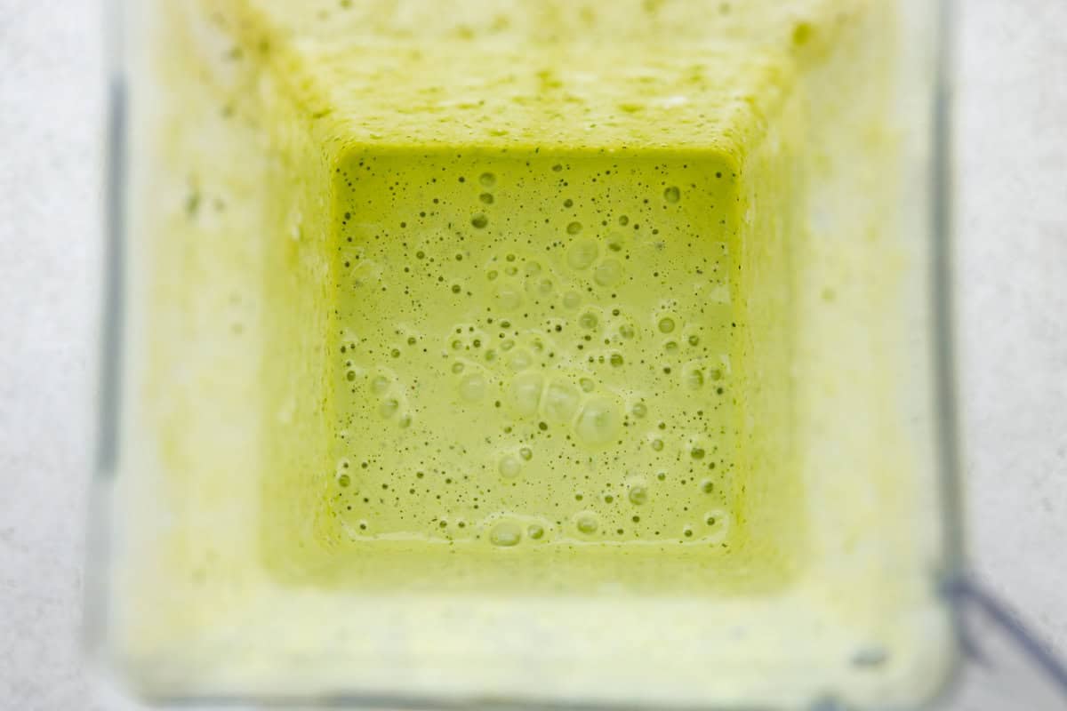 The spices meet like cream! This jalapeño ranch dressing has a cool, dull and appropriate amount of inferiority. From salad to taco, it is suitable for dipping, dipping or choking. All materials are mixed.