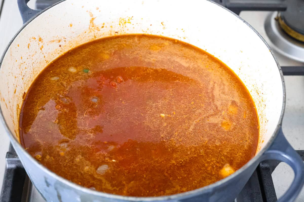 Do you like your chili with beans or without? This authentic Texas chili keeps it classic. Just bold, tender chuck roast, without beans. It has a rich, smoky flavor in every bite. Beef broth added to the onion and seasoning mixture.