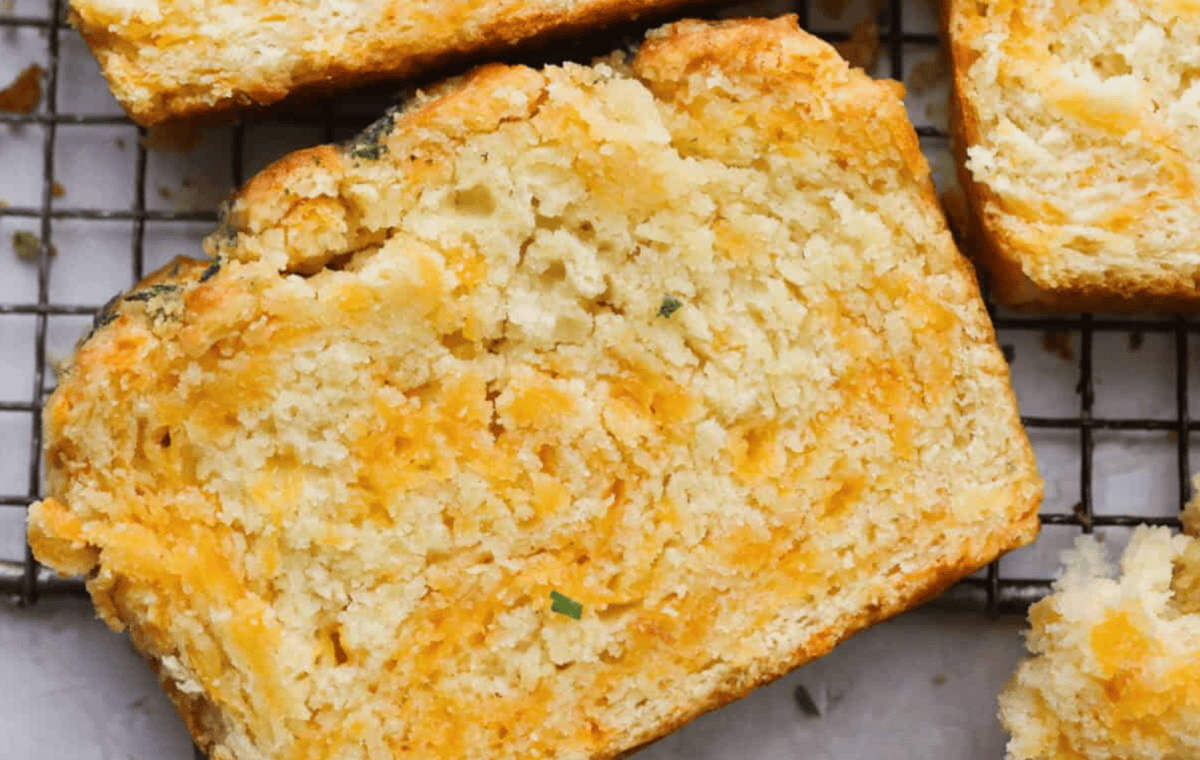 Cheddar Bay Biscuit Bread